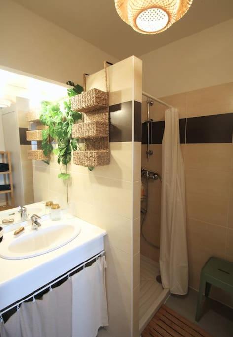 Péret Cosy Appartement Entre Vignes Et Garrigue Avec Piscine מראה חיצוני תמונה