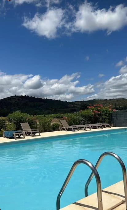 Péret Cosy Appartement Entre Vignes Et Garrigue Avec Piscine מראה חיצוני תמונה