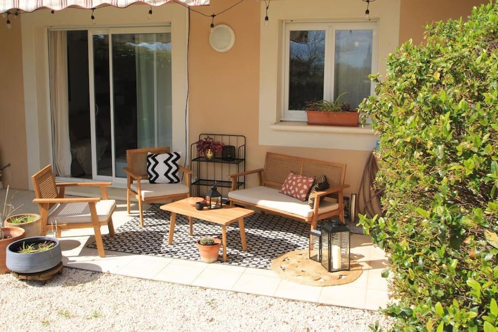 Péret Cosy Appartement Entre Vignes Et Garrigue Avec Piscine מראה חיצוני תמונה